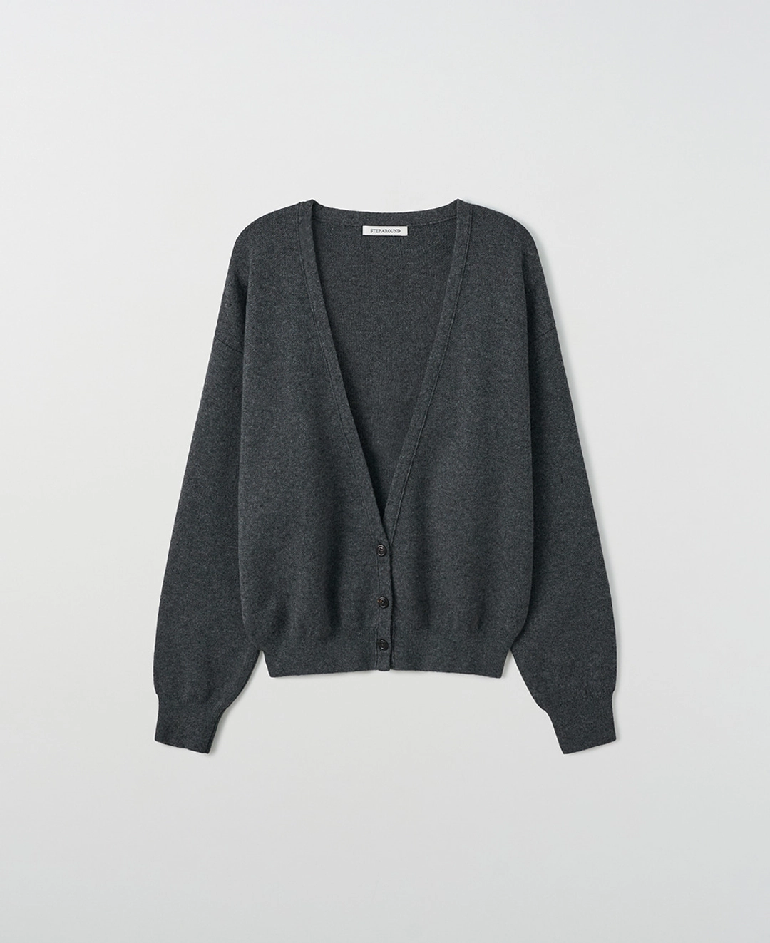 스텝어라운드 Superfine Wool Deep V-Neck Cardigan_CHARCOAL 상품 이미지 2