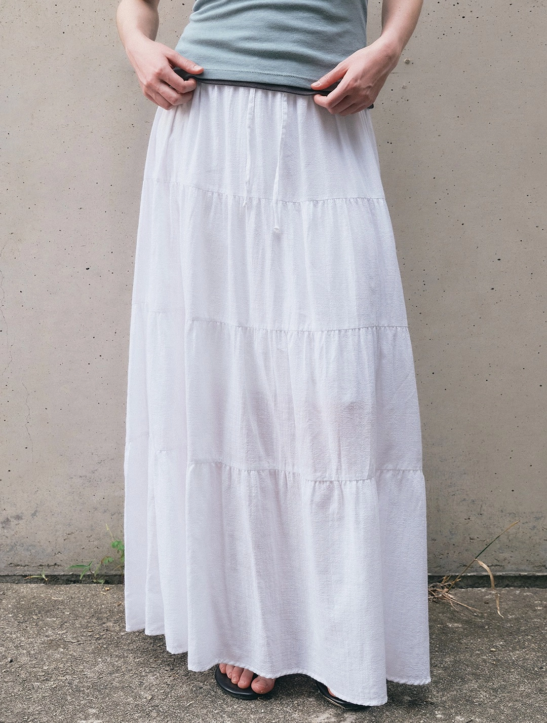 로에일 Strap tiered maxi skirt_White 상품 이미지 1
