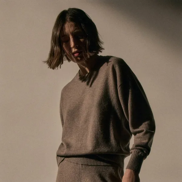 Spun Cashmere Crew Sweater - Warm Brown