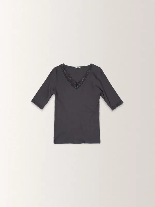 (*6/4 순차 출고) ESSENTIAL LACE SLIP TEE [ CHARCOAL ]