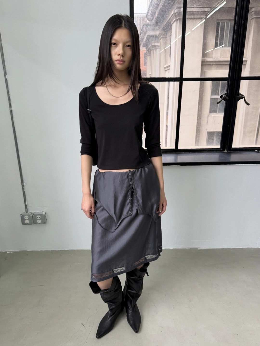 로우클래식 [M : 6/2 예약배송] See-Through Lace Skirt_Charcoal 상품 이미지 2