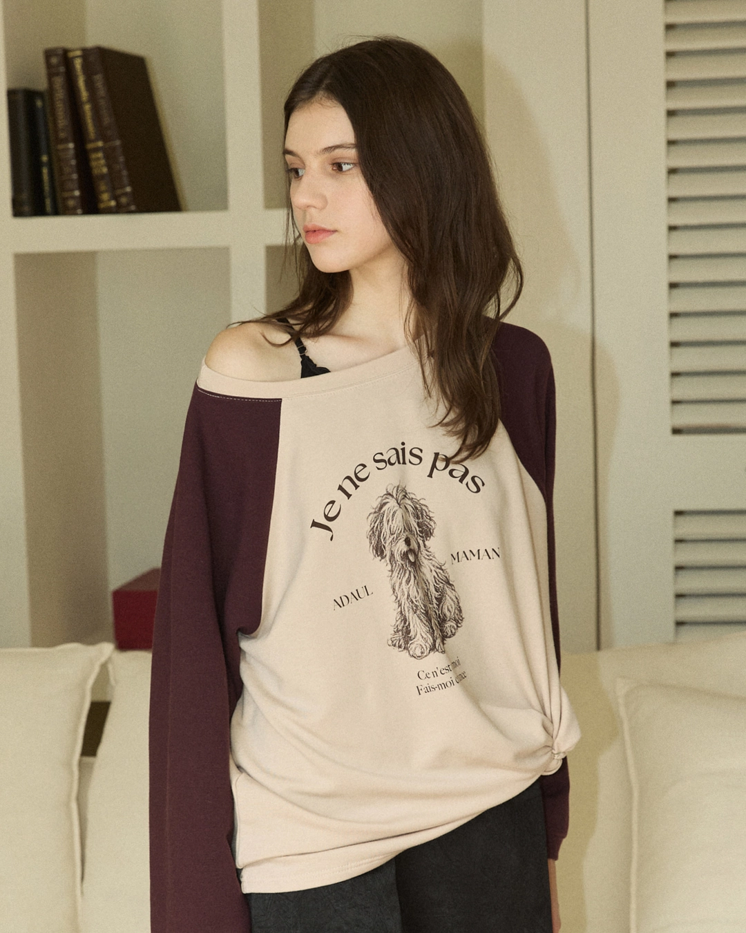 어다울 Touched dumb dumb reglan t shirt - burgundy 상품 이미지 3