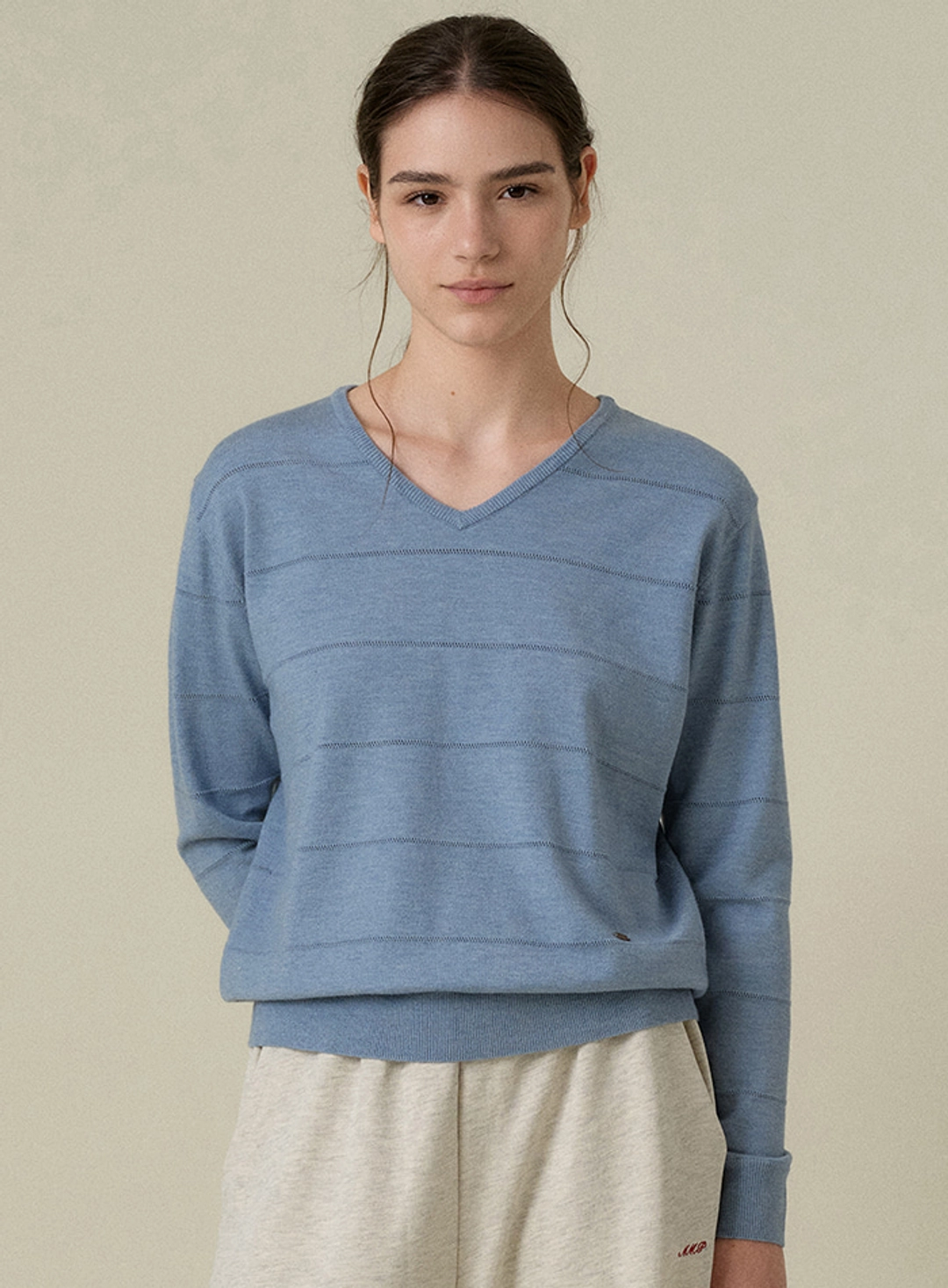 망고매니플리즈 LIVA V NECK KNIT_BLUE 상품 이미지 2