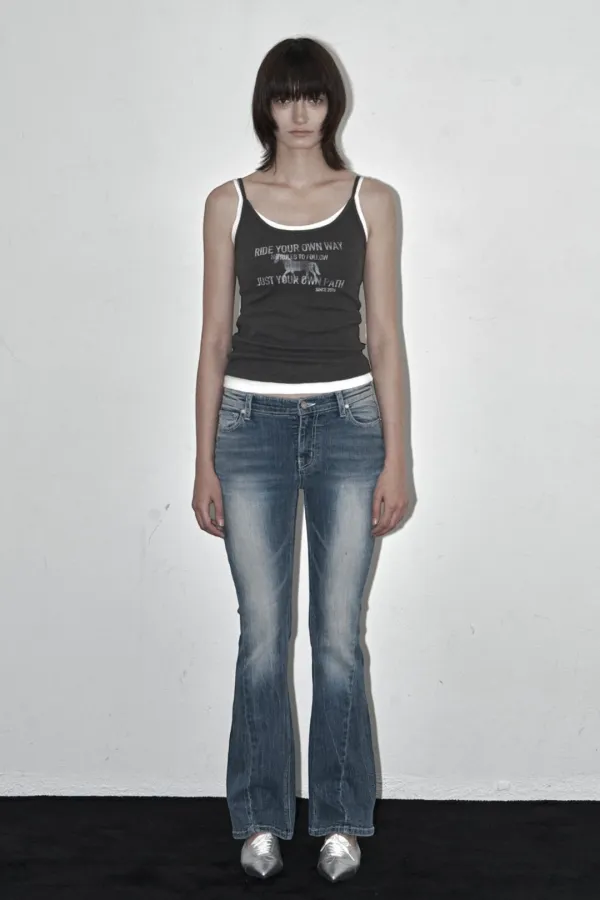 WRINKLE CAT WASHING LOW-RISE JEANS LIGHT BLUE