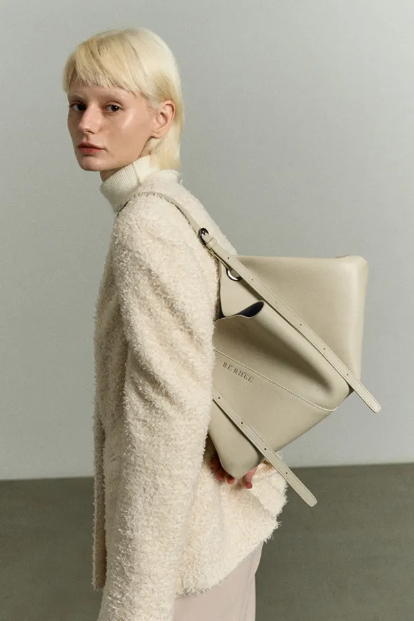 ADJUSTABLE STRAP LEATHER BAG IVORY BEIGE