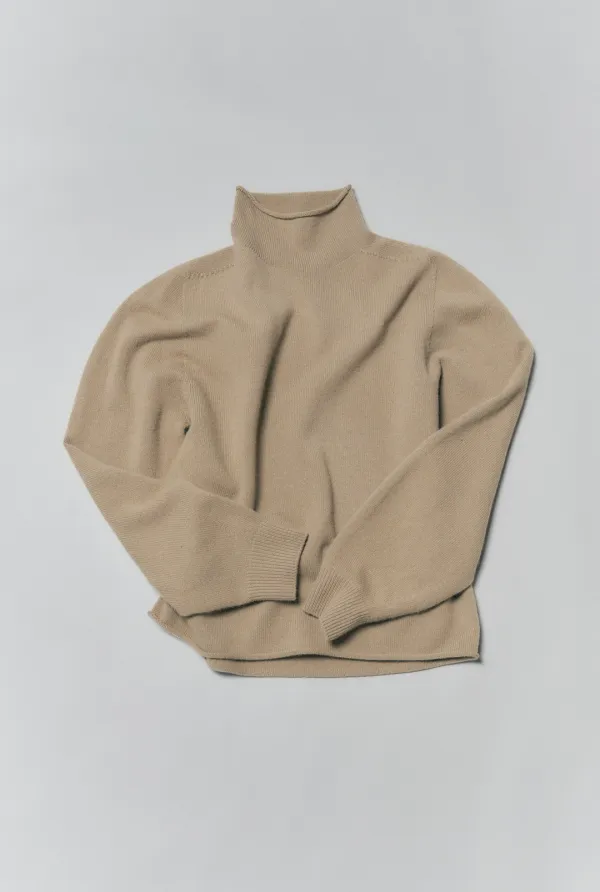 PLAIN HALF NECK SWEATER ( MILK CARAMEL )