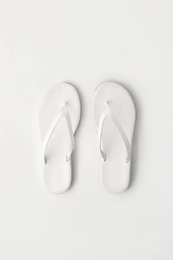 Glossy leather sandals (Ice white)