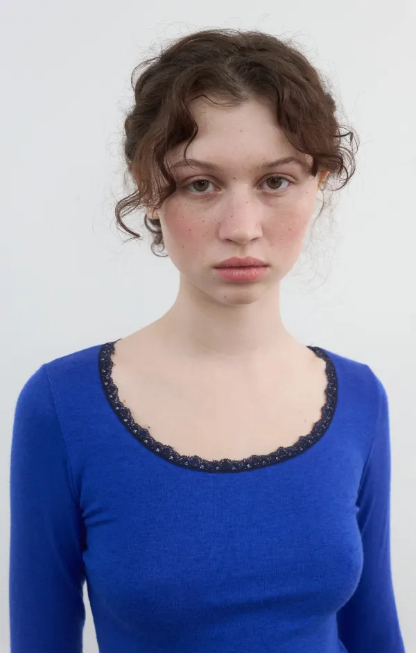 400. Lace Trim T_Blue