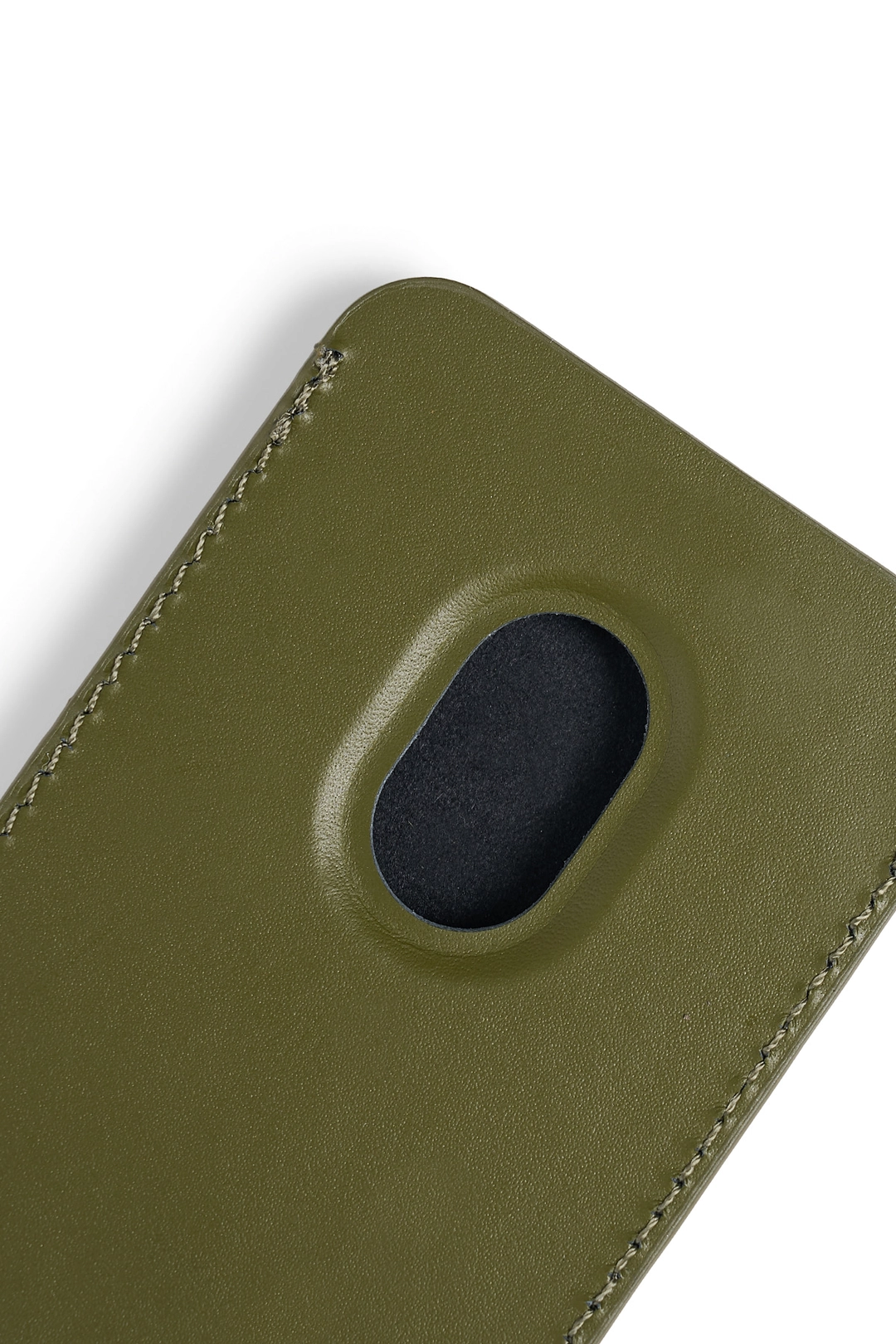 마뗑킴 MATIN ALL-OVER LOGO MAGNETIC CARD WALLET IN KHAKI 상품 이미지 3