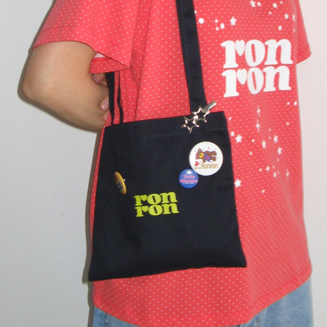 론론 LOGO MINI CANVAS BAG NAVY 상품 이미지 2