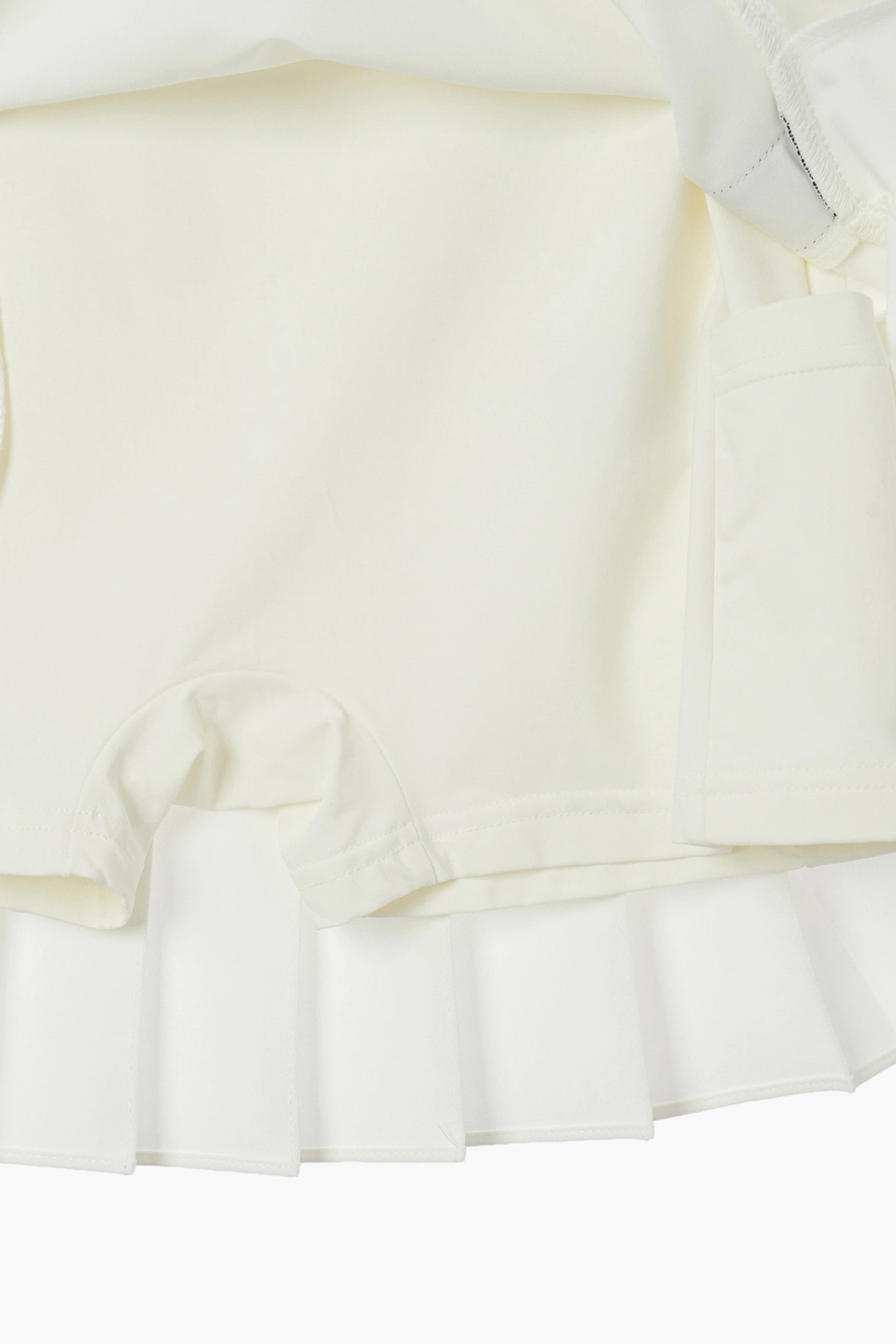 쿠메 LOGO TAPED PLEATED SKIRT, WHITE 상품 이미지 3