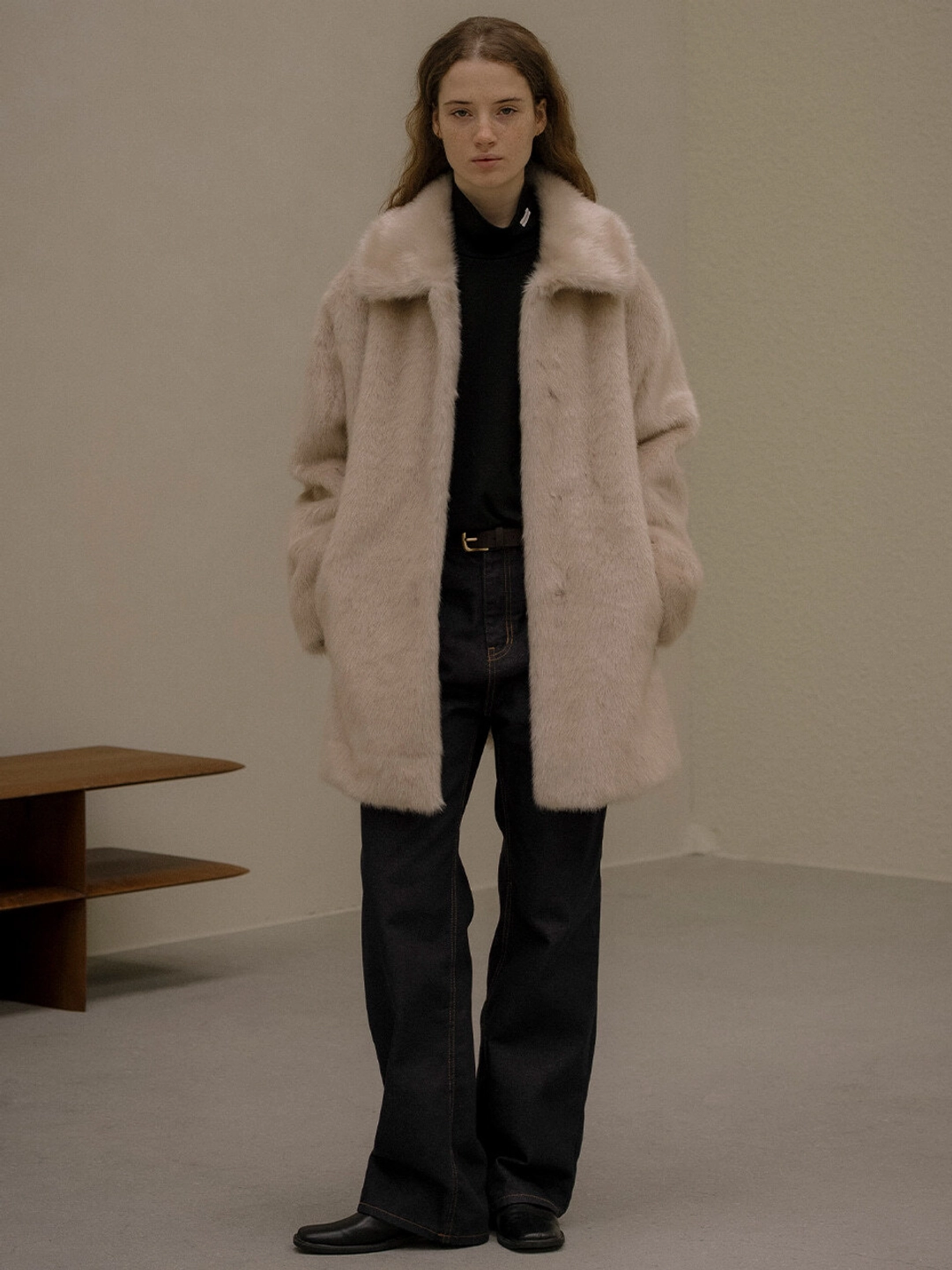 노운베러 Fluffy collar half coat [KNFW05CT04]_Beige 상품 이미지 2