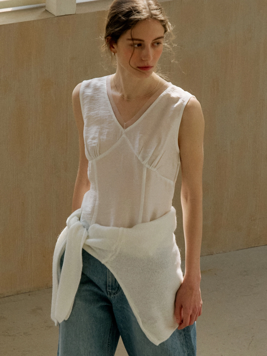 아워코모스 comos 1435 shirring sleeveless blouse (ivory) 상품 이미지 2