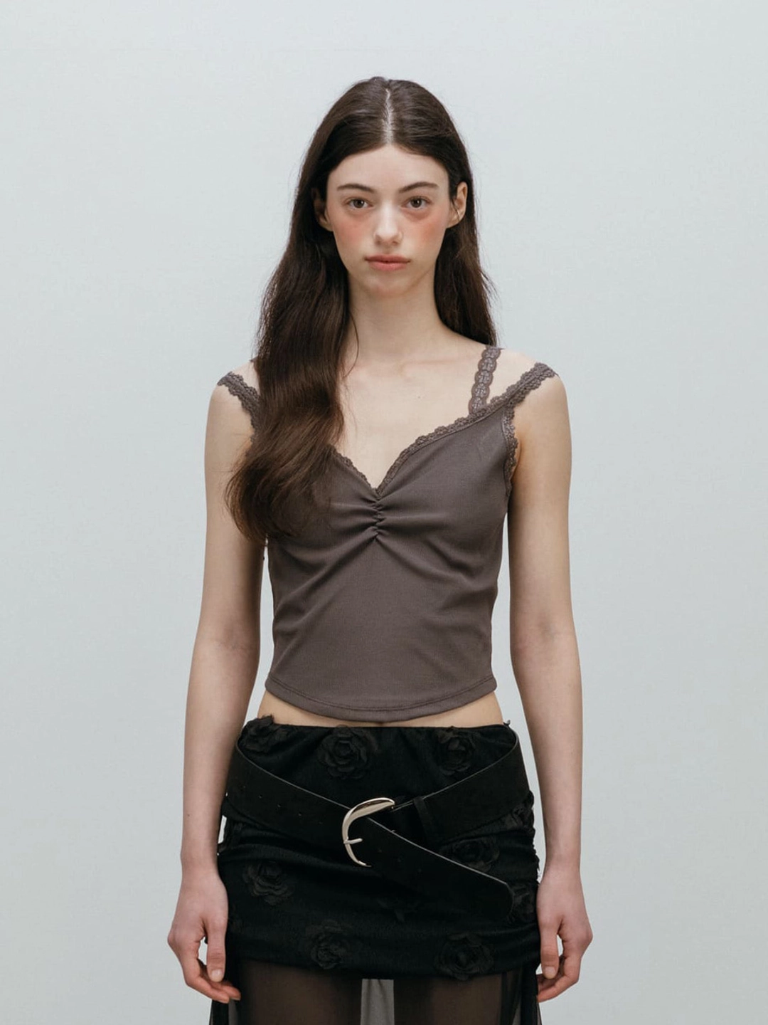 모이페어 DOUBLE LACE SLEEVELESS / CHARCOAL 상품 이미지 1