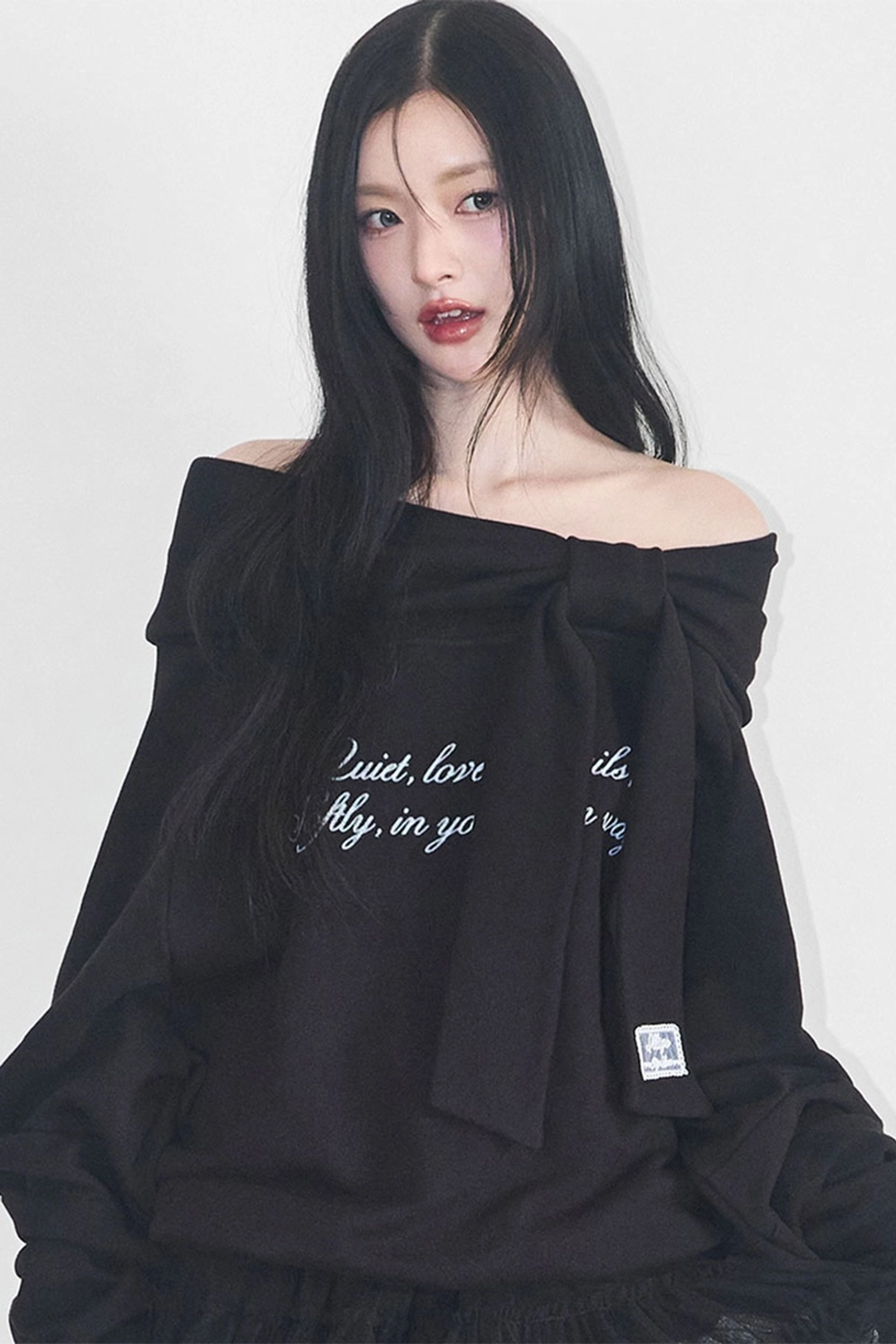 일리고 퓨어 보우 오프숄더 맨투맨 블랙 상품 이미지 2