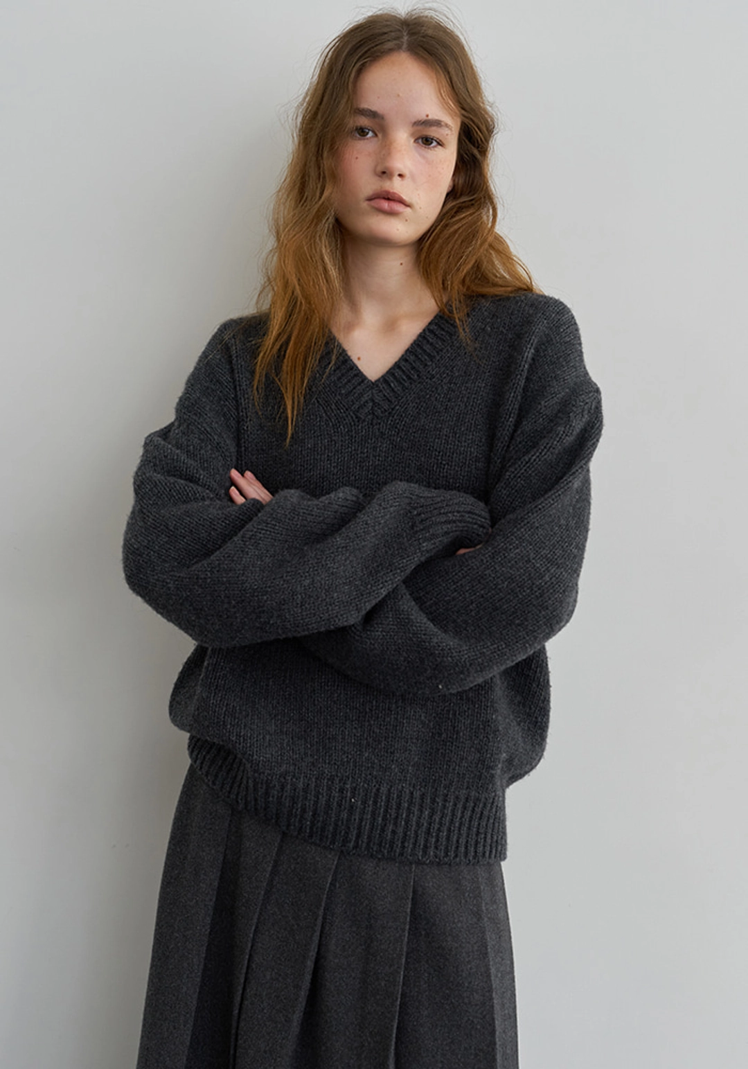이브세이지 Merino wool v-neck knit (Charcoal) 상품 이미지 2
