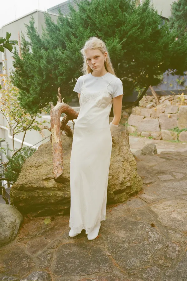 [Exclusive] Lace Silky Long Dress (Ivory / Black)