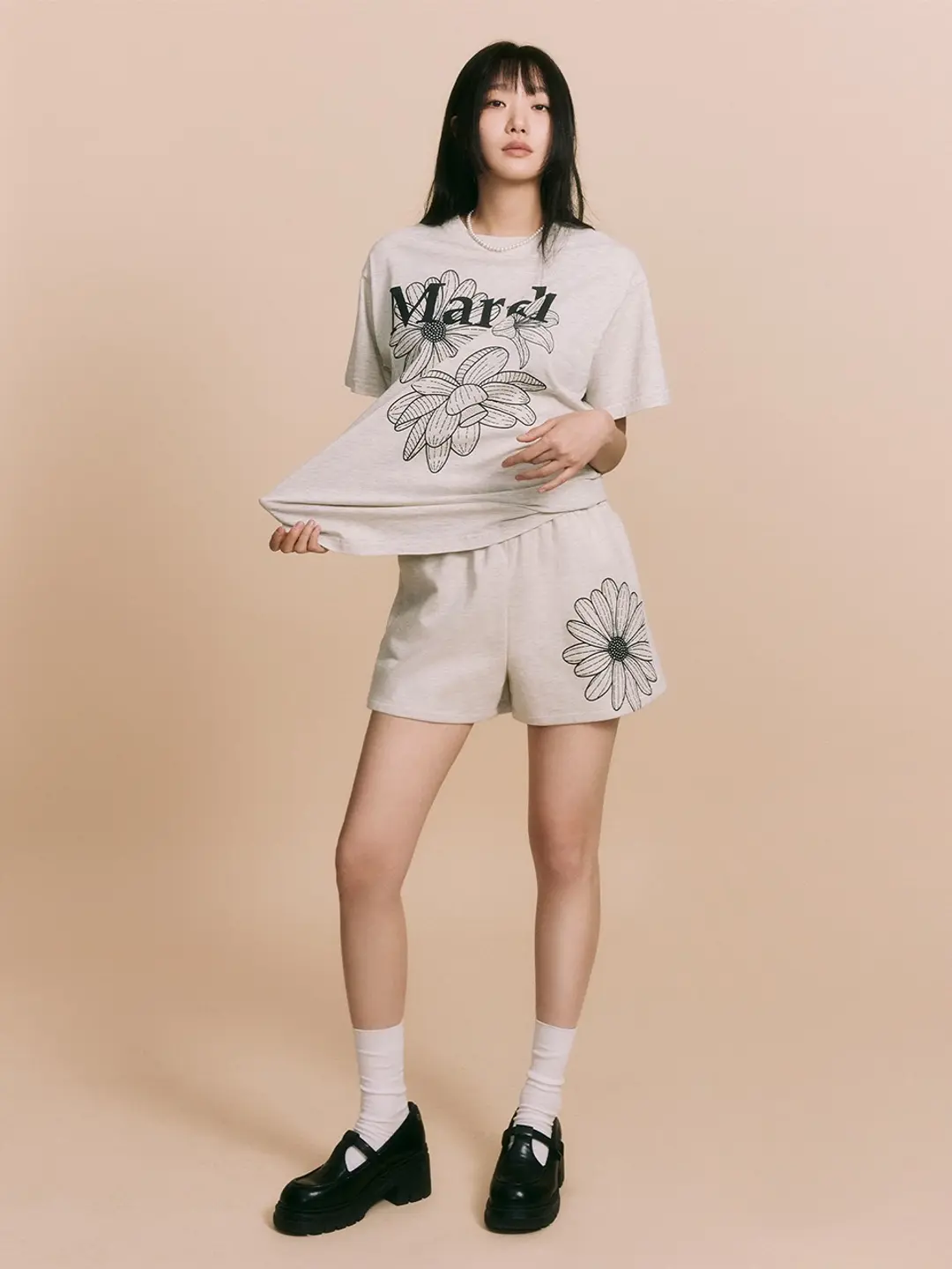 마르디 메크르디 SWEAT SHORTS FLOWER_OATMEAL BLACK 상품 이미지 1