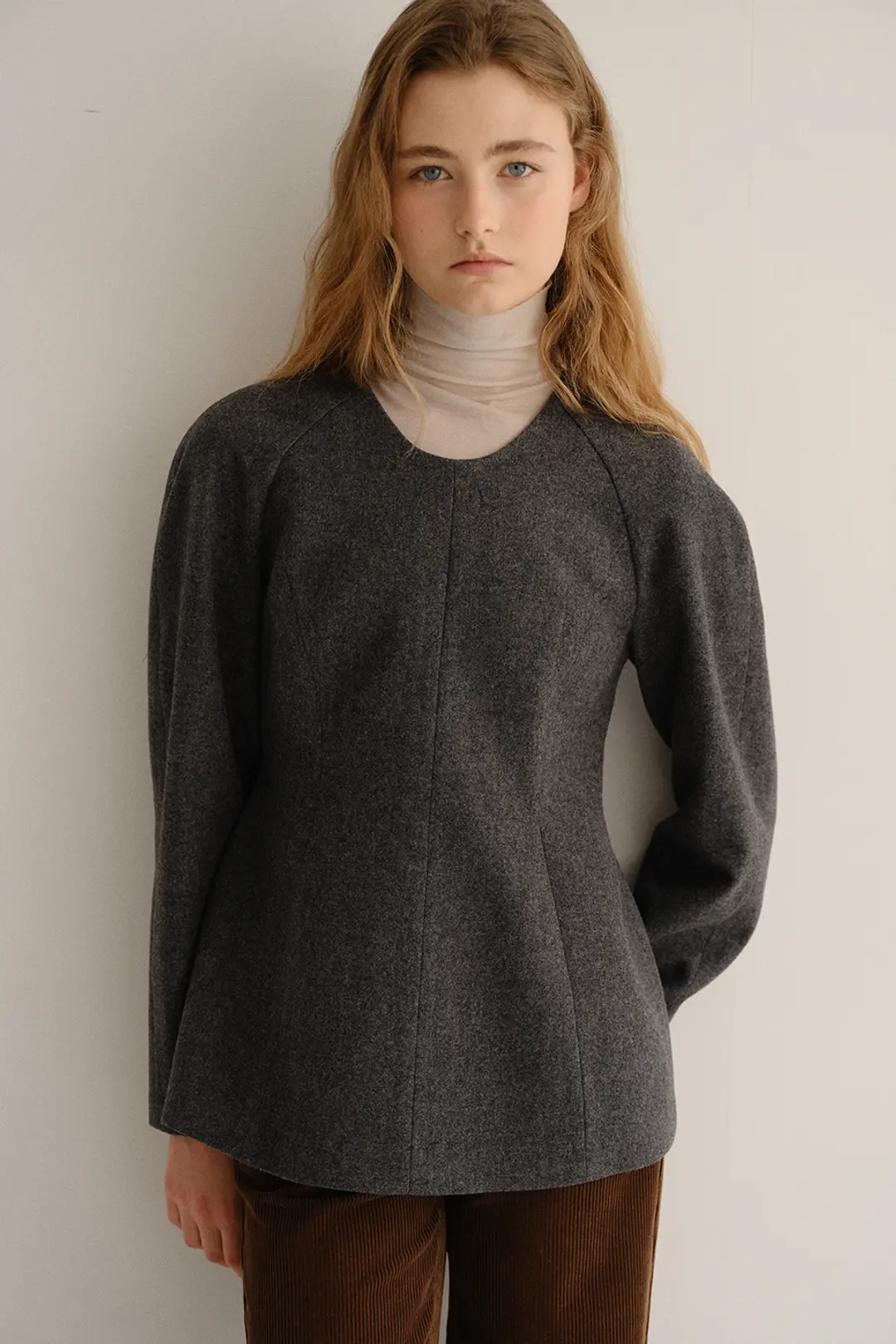 블랭크공삼 wool silhouette blouse (charcoal) 상품 이미지 1
