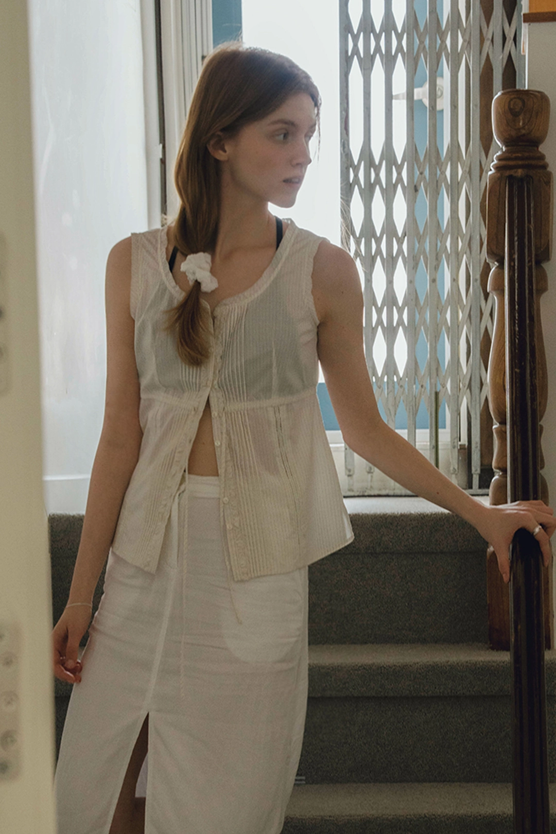 샤드라마 LILY FRILL BLOUSE [IVORY/BLUE] 상품 이미지 2