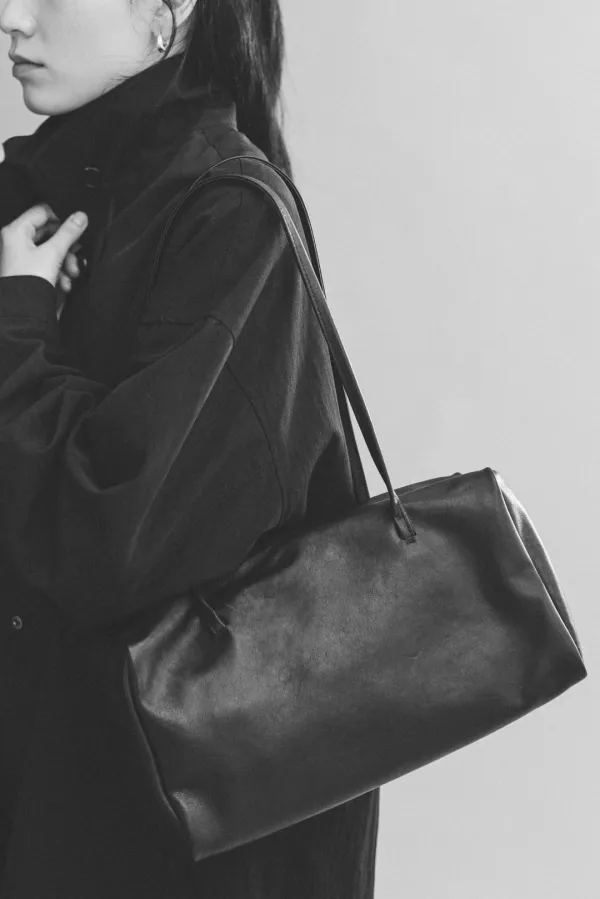 20594_Vegetable Lambskin Shoulder Bag