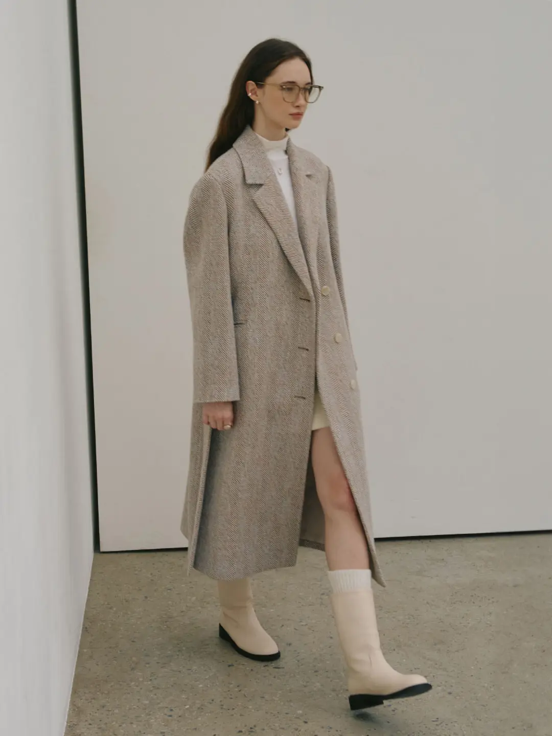 뮤제 BIRKIN Semi Double Oversized Tailored Collar Wool Herringbone Coat_Beige 상품 이미지 2