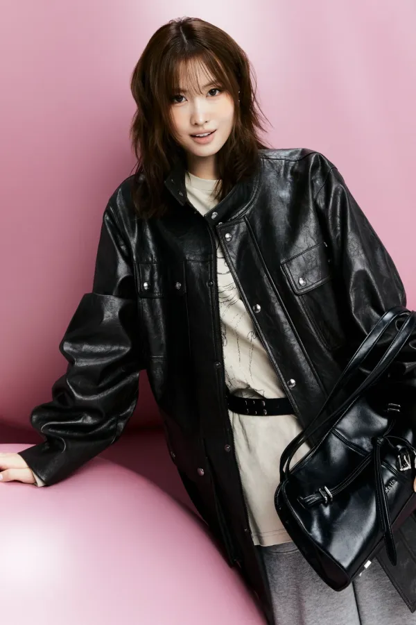 FAUX LEATHER SAFARI JACKET IN BROWN