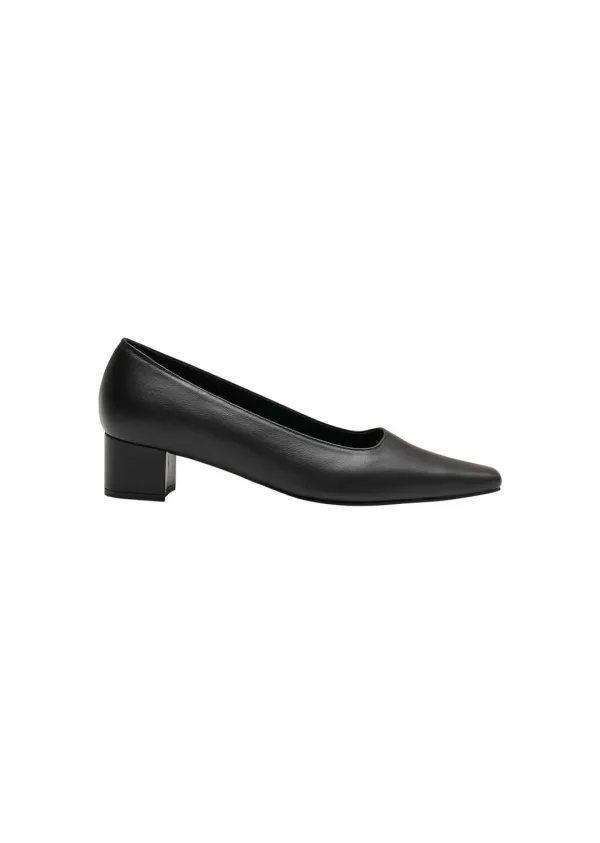 Pointed toe pumps, Black