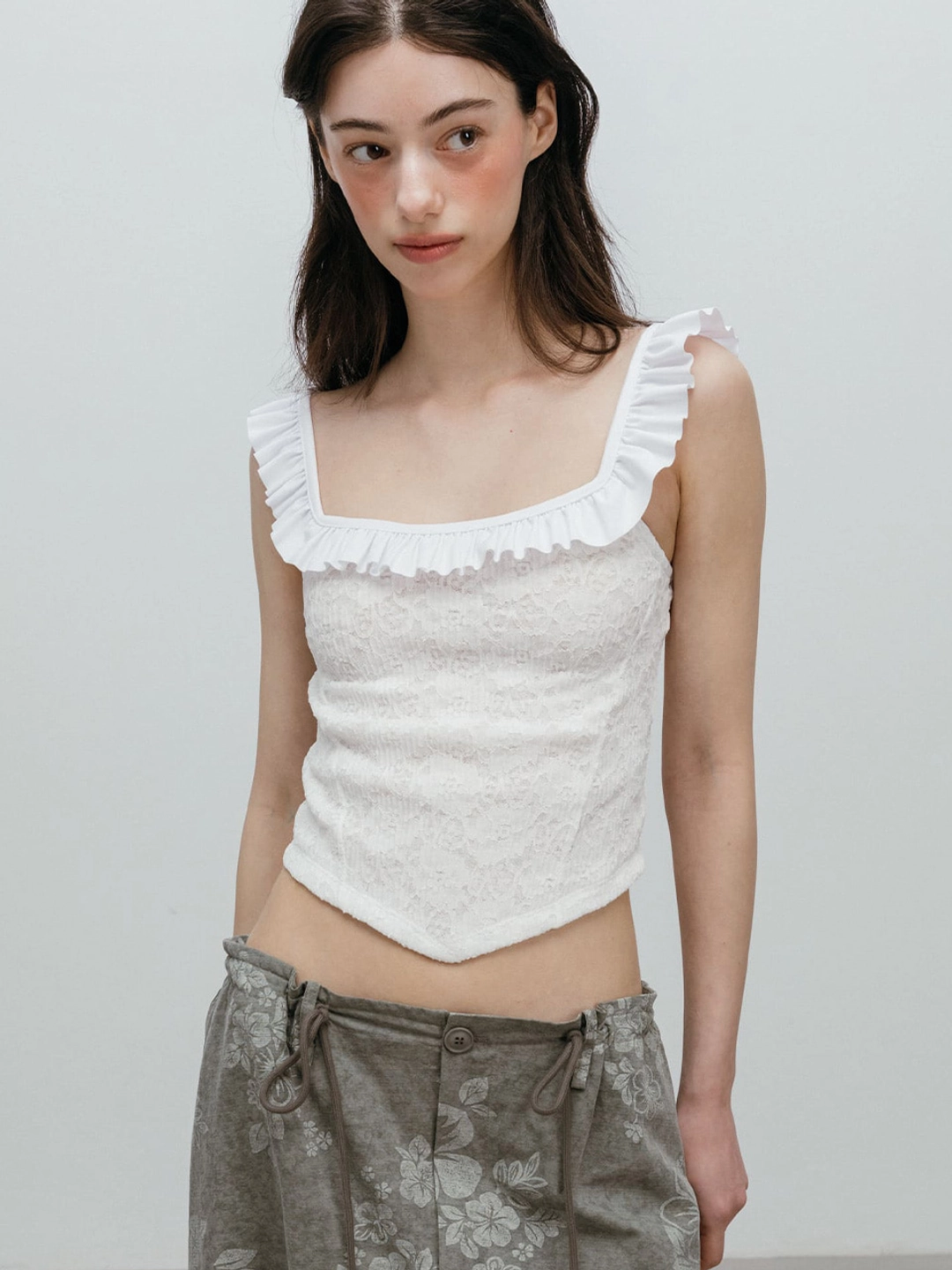 모이페어 FRILL LACE SLEEVELESS / WHITE 상품 이미지 3