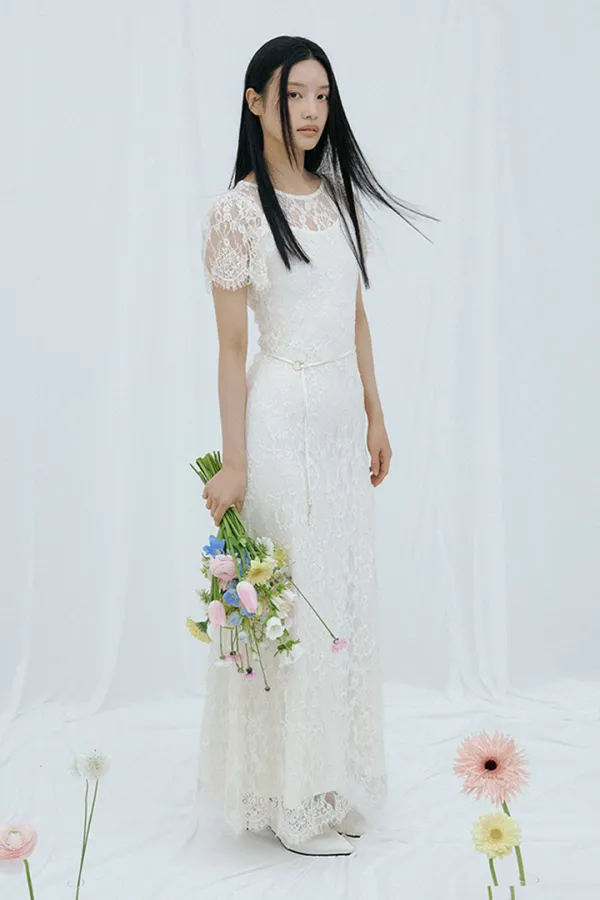 Della Lace Dress & Signature Pearl Belt Set (cream)