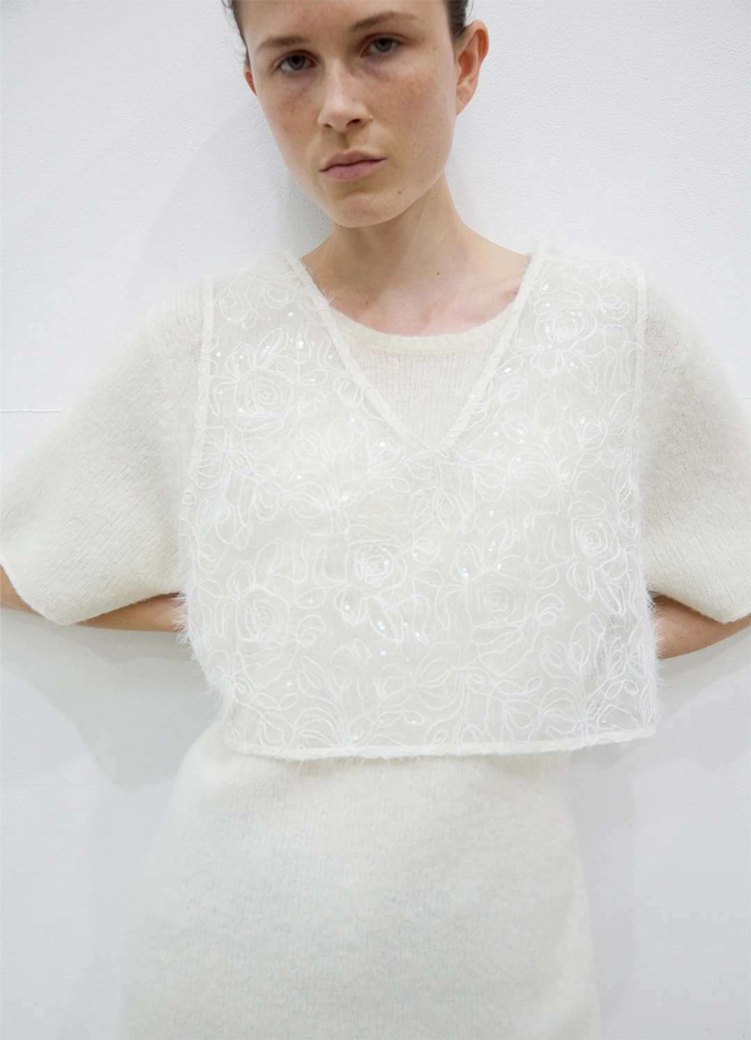 르바 Floral Fuzzy Lace Vest - Cream 상품 이미지 2