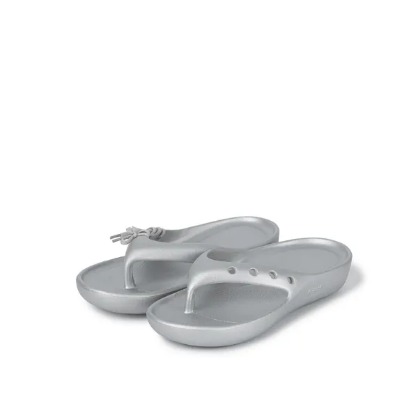 FLOWY FLIP-FLOPS / SILVER