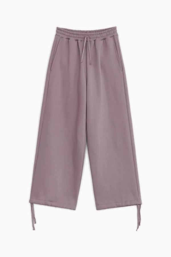 [10/6 SOON] FLORAL SIGNATURE PATCH POCKET SWEATPANTS, LAVENDER