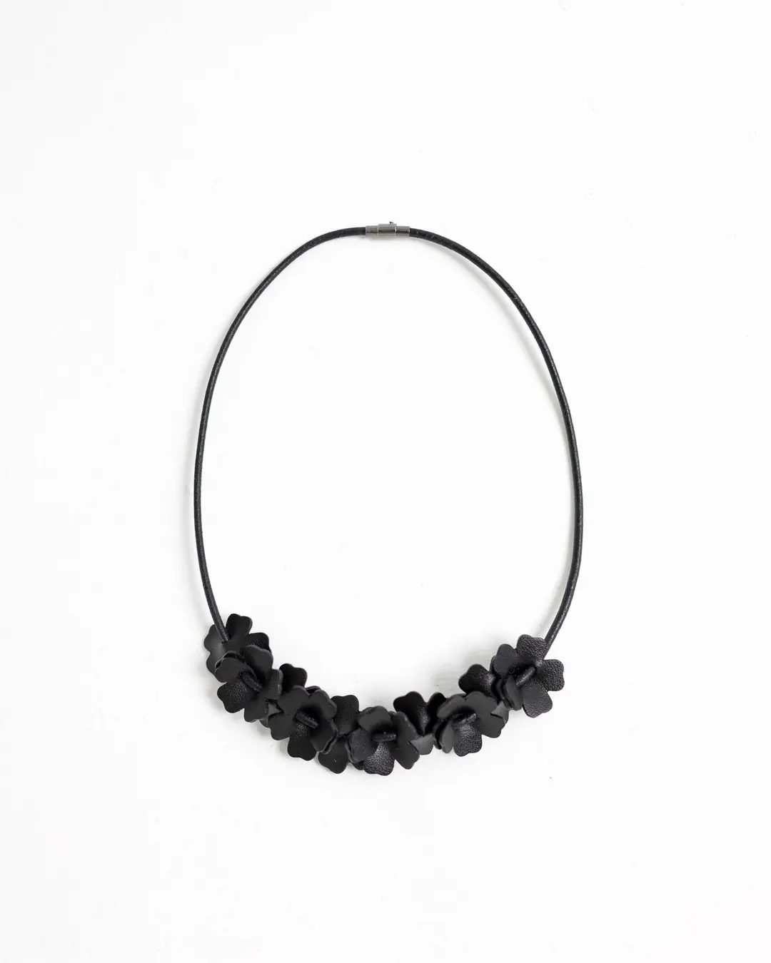 유노이아 leather flower necklace 상품 이미지 2