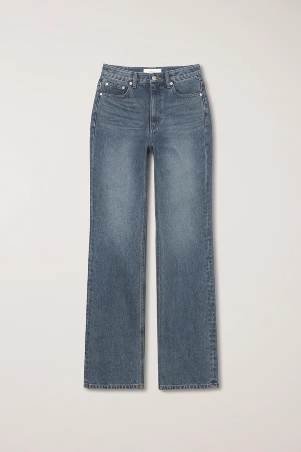 [셀럽착용] REFINED FLARED JEANS CLASSIC BLUE_UDPA6C206B2