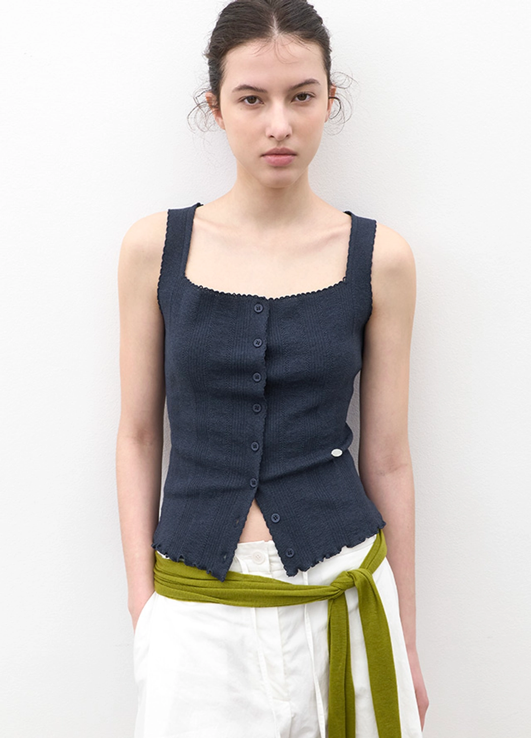 아뜰리에 나인 (VT-0285)EYELET SCALLOP DETAIL KNIT VEST 상품 이미지 1