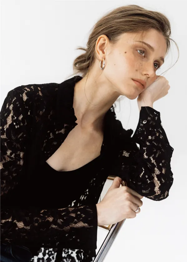 Lace shirt (Black)