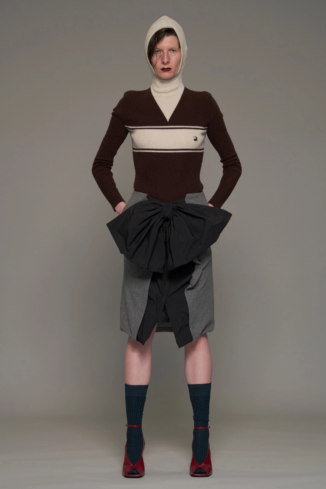 푸쉬버튼 FW26 BROWN COLOR BLOCK HOOD KNIT TOP 상품 이미지 1