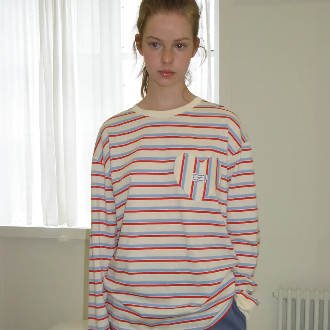 론론 MULTI STRIPE HEART POCKET OVER FIT LONG SLEEVE T SHIRT IVORY RED 상품 이미지 2