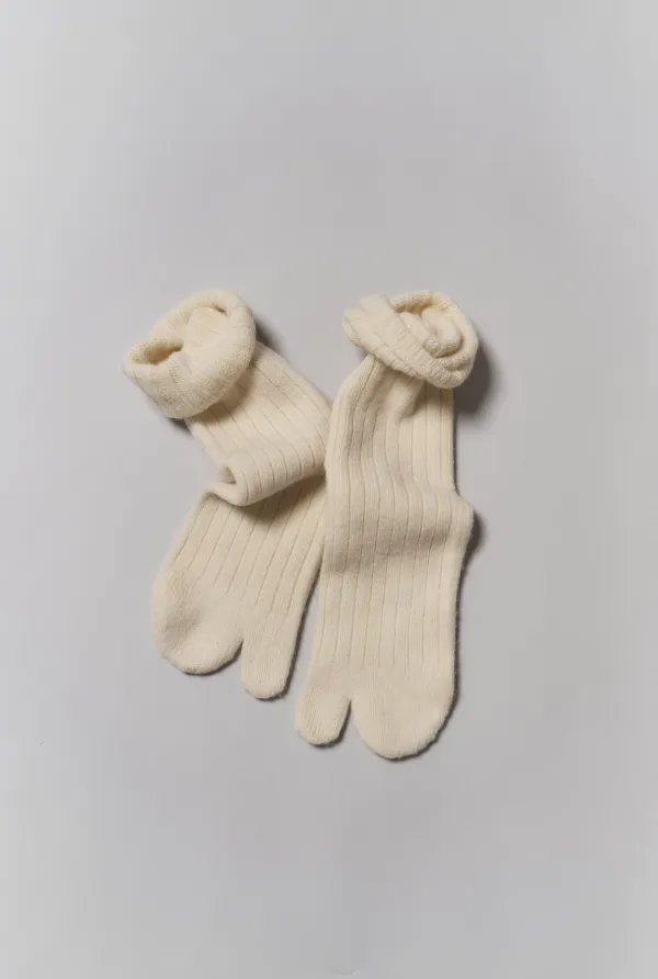 PLAIN TABI SOCKS ( IVORY )
