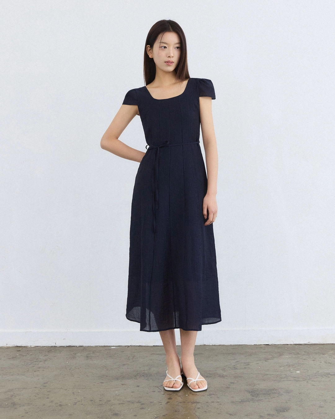 어다울 Smocking square neck long dress - navy 상품 이미지 1