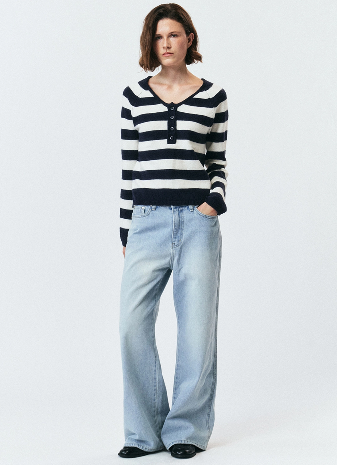 리볼드 Button V-Neck NT_(Stripe) 상품 이미지 3