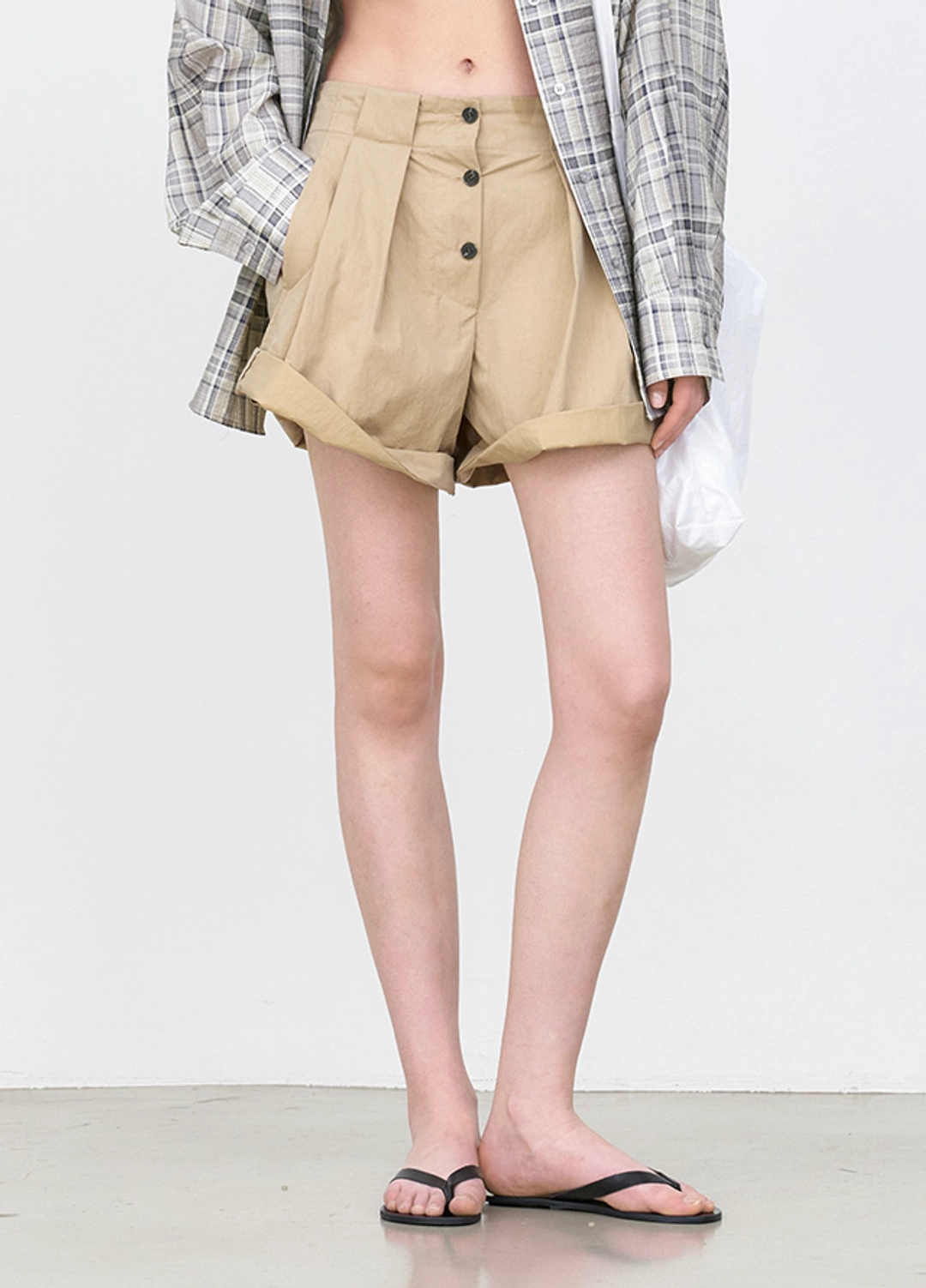 아뜰리에 나인 (PT-5764)ZEN LOL-UP TUCK SHORTS 상품 이미지 1