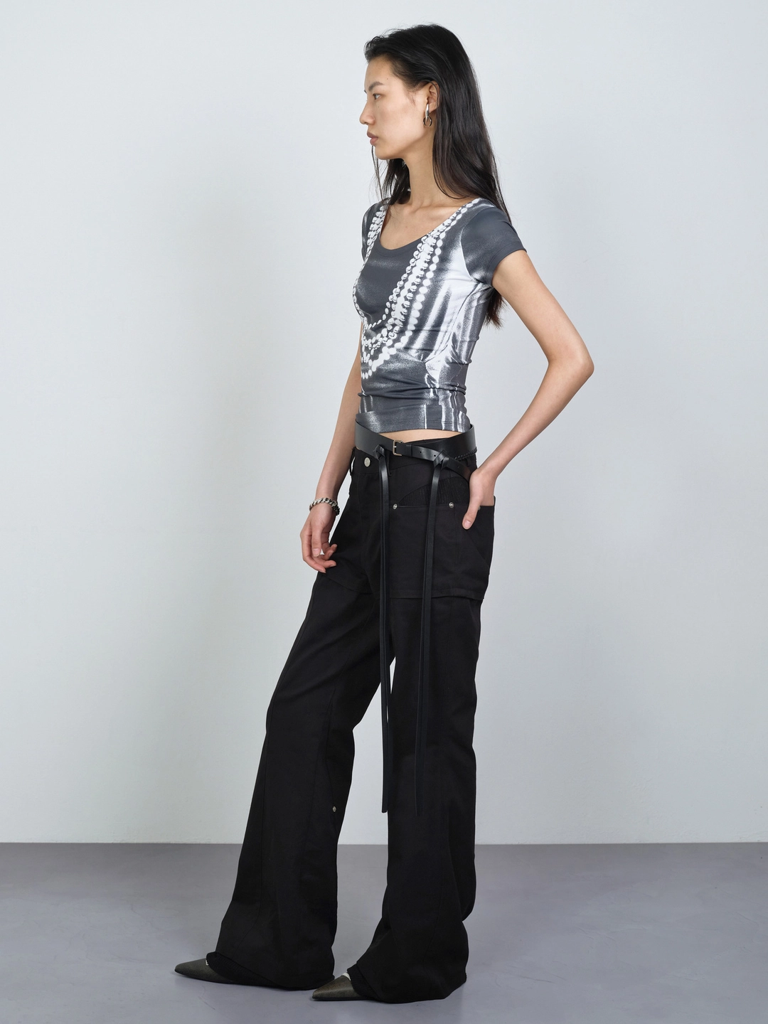 나체 PEARL NECKLACE PRINTED T-SHIRT BLACK 상품 이미지 2