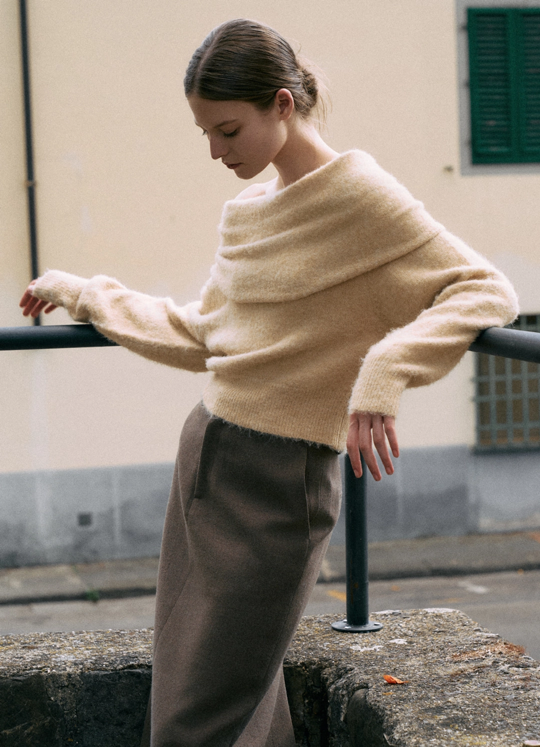 안젤로비안코 Adele Off Shoulder Knit 상품 이미지 2