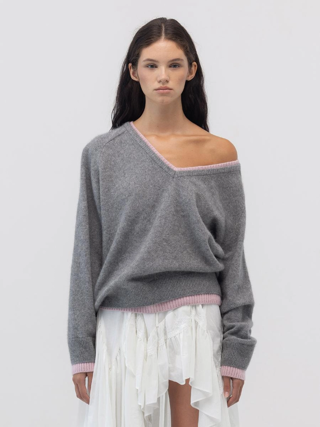 글로니 RACCOON HAZY LAYERED V-NECK KNIT (GRAY) 상품 이미지 1