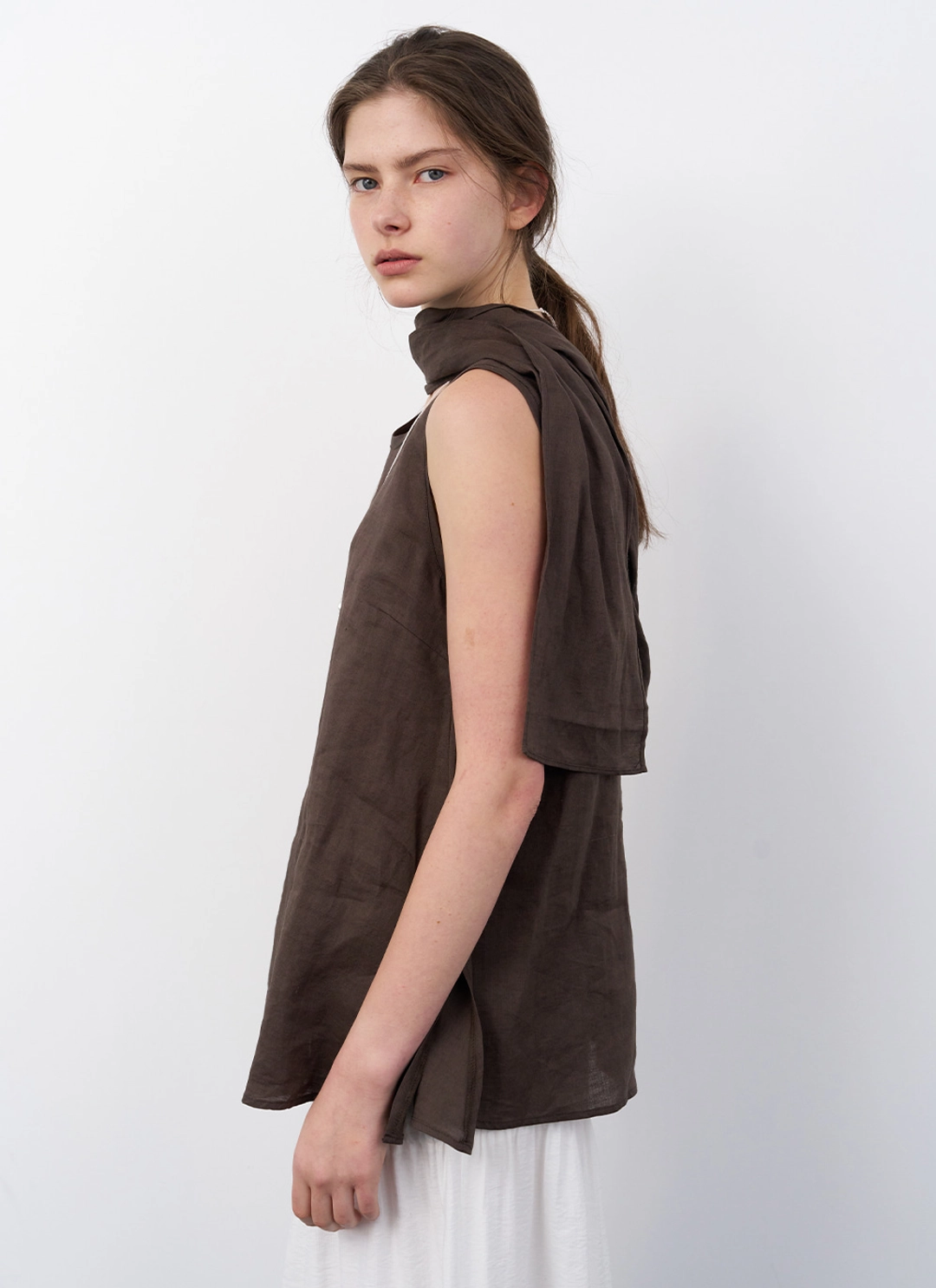 르닐 Sia Linen Tied Top (Brown) 상품 이미지 2