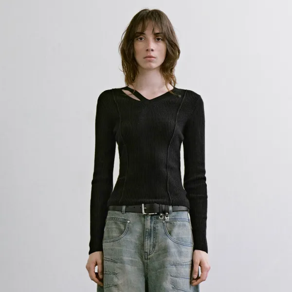 Back Slit Knit Pullover [ Black ]