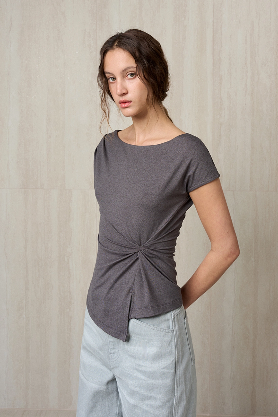 리이 TWISTED DRAPE TOP CHARCOAL 상품 이미지 2