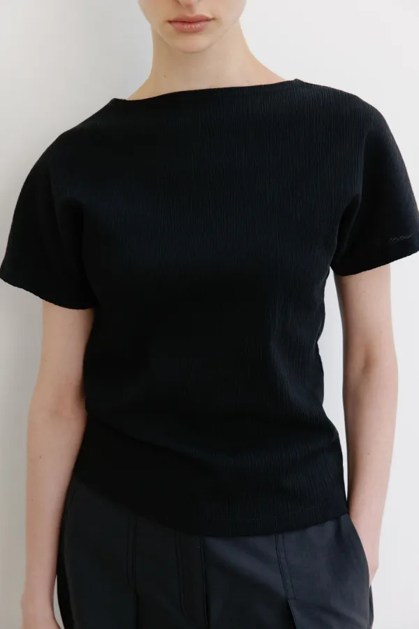 Cotton pleats boat neck blouse_black